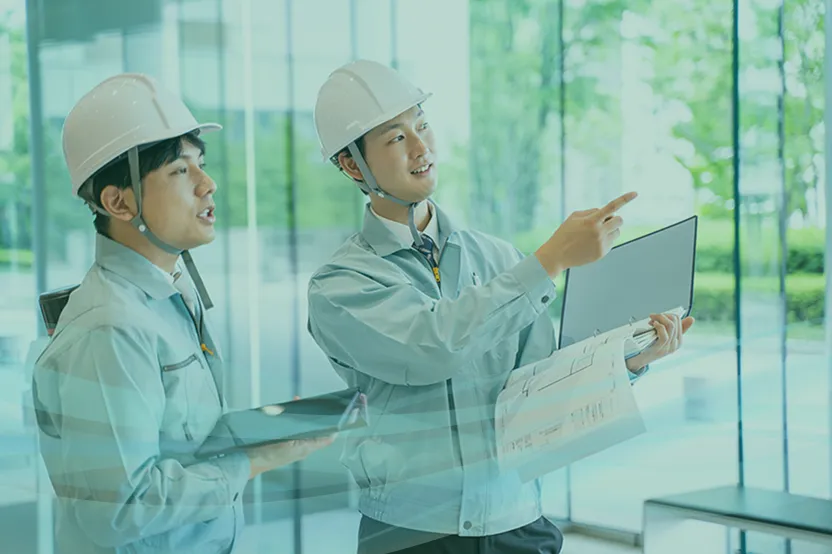 働いている様子の写真